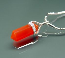 Red Agate Point Pendant for Good Fortune
