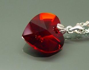 Red Heart-Shape Crystal Pendant for Fame and Recognition